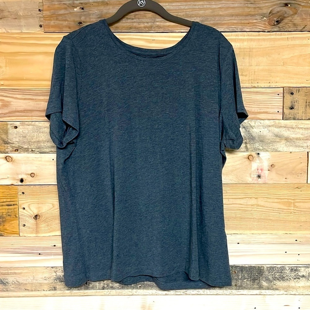 2/$30 Banana Republic size XL gray timeless tee